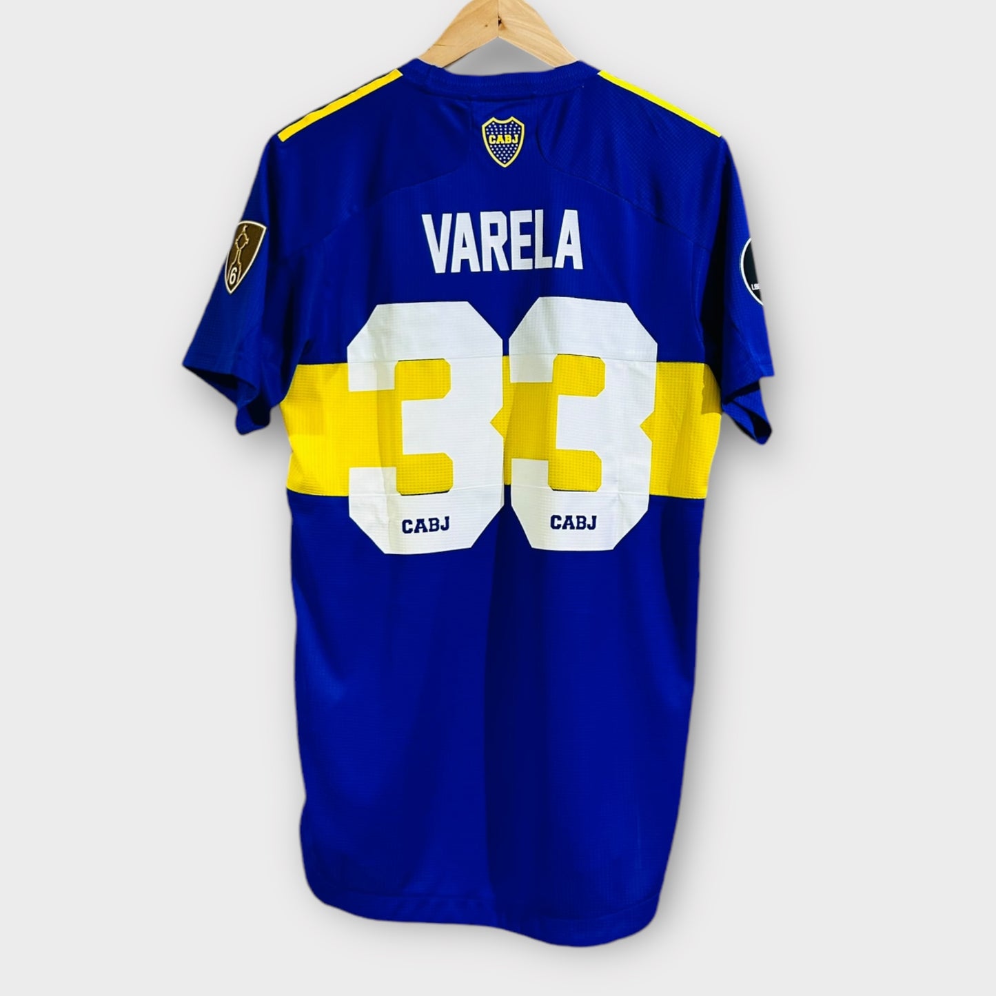 Boca Juniors 2022 Heat RDY Home Shirt - Varela 33 (Small)