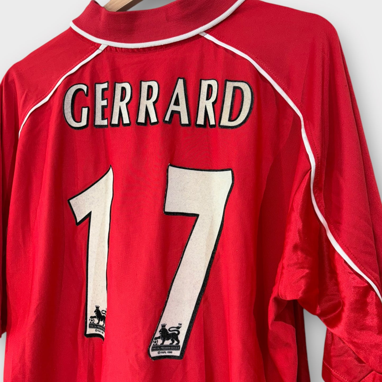 Liverpool 2000/02 Home - Gerrard 17 (Large)