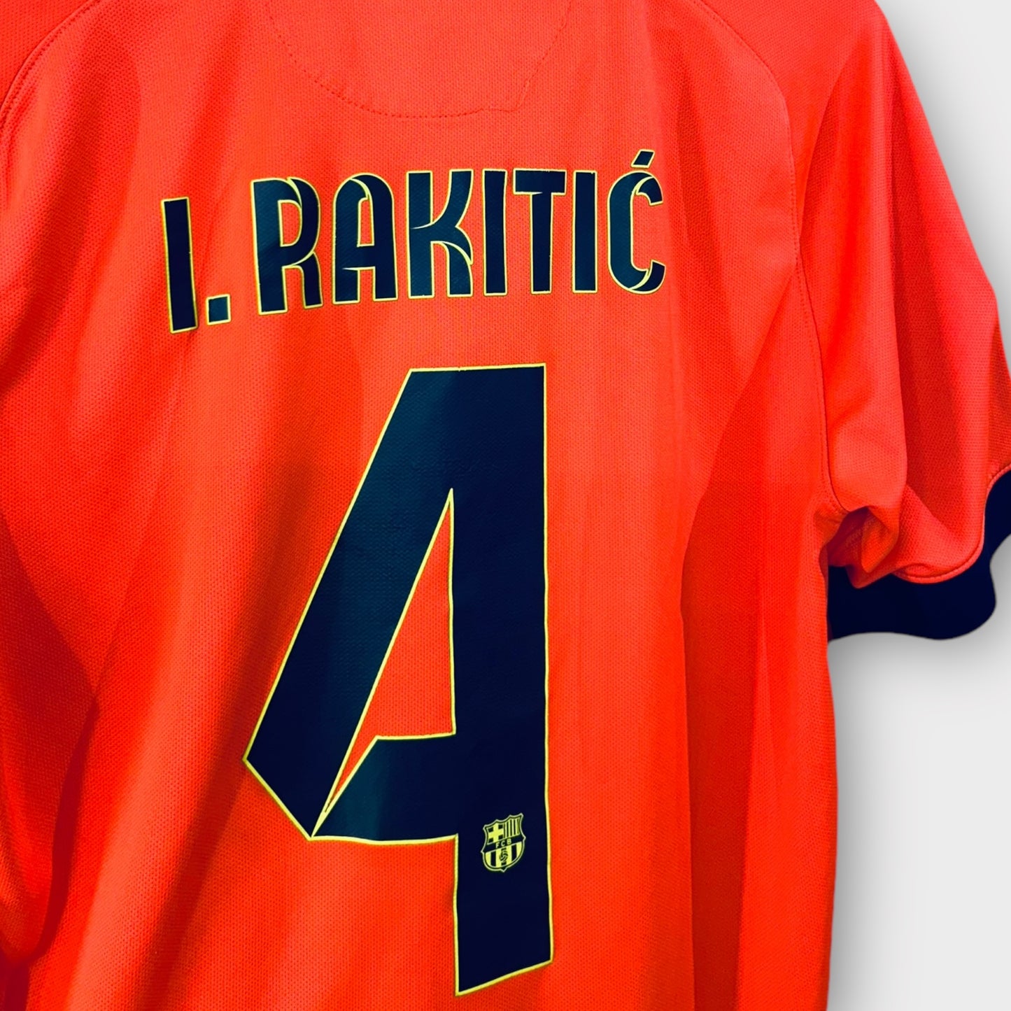 FC Barcelona 2014-15 Away Shirt - Rakitic 4 (Medium)