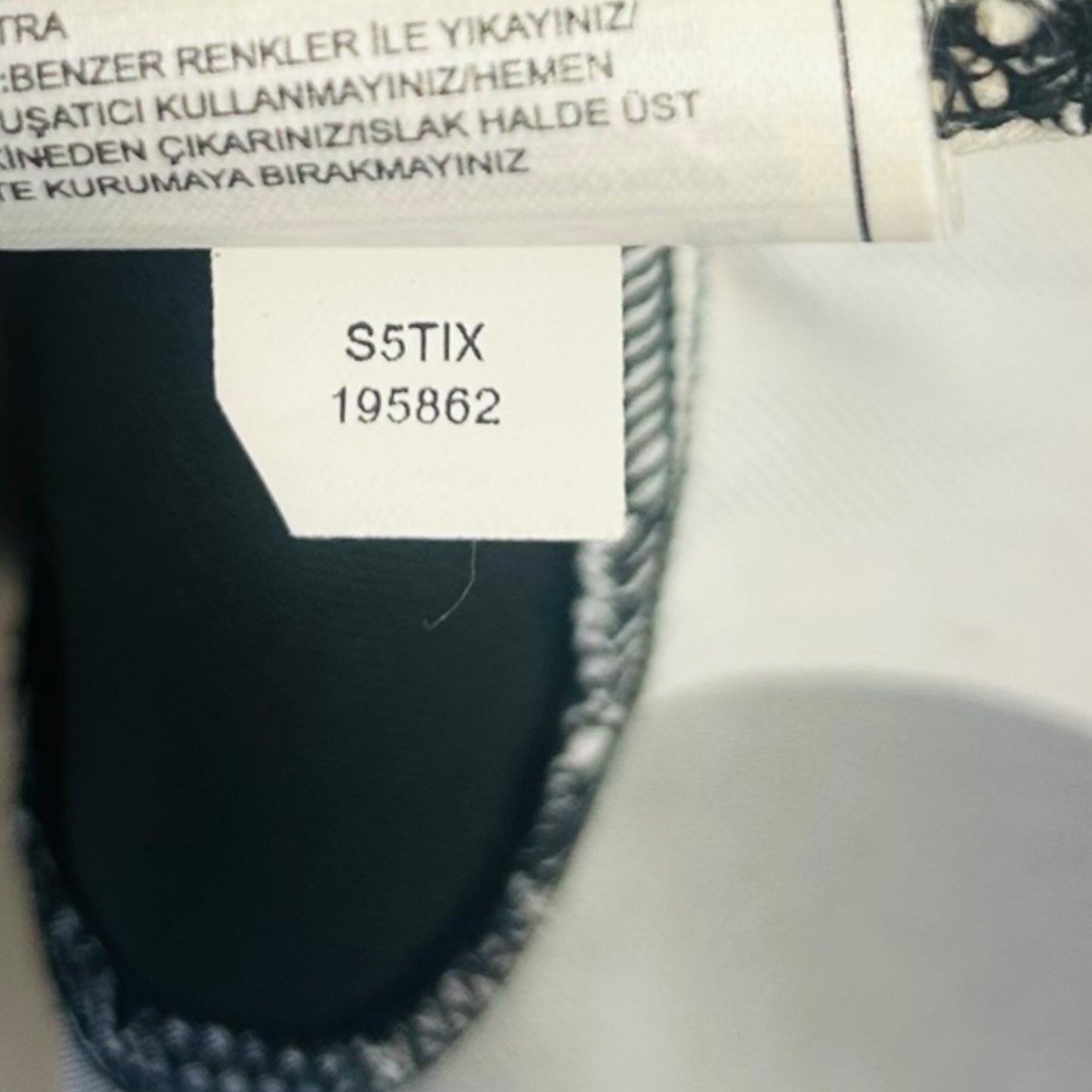 Juventus 2005/06 Home - Ibrahimovic 9 (Large)