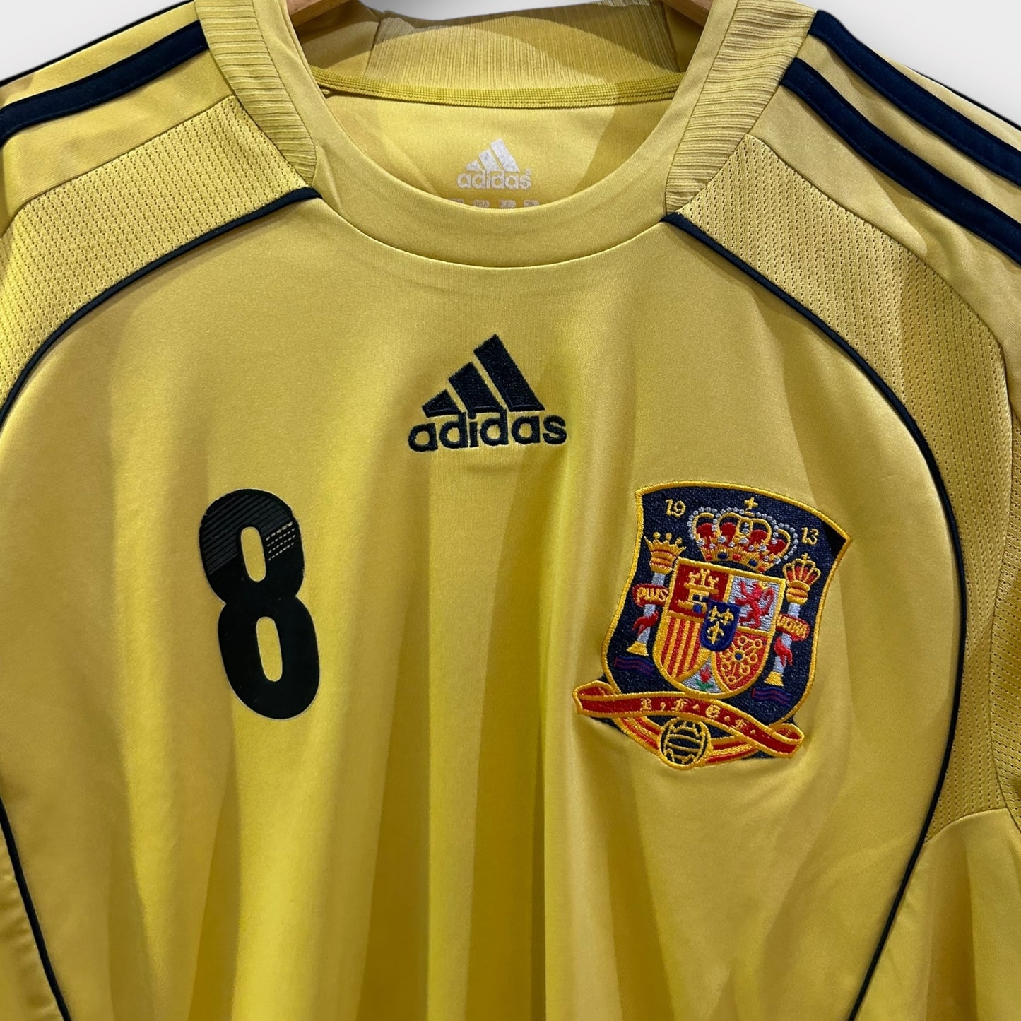 Spain 2008 Away - Xavi 8 (Medium)