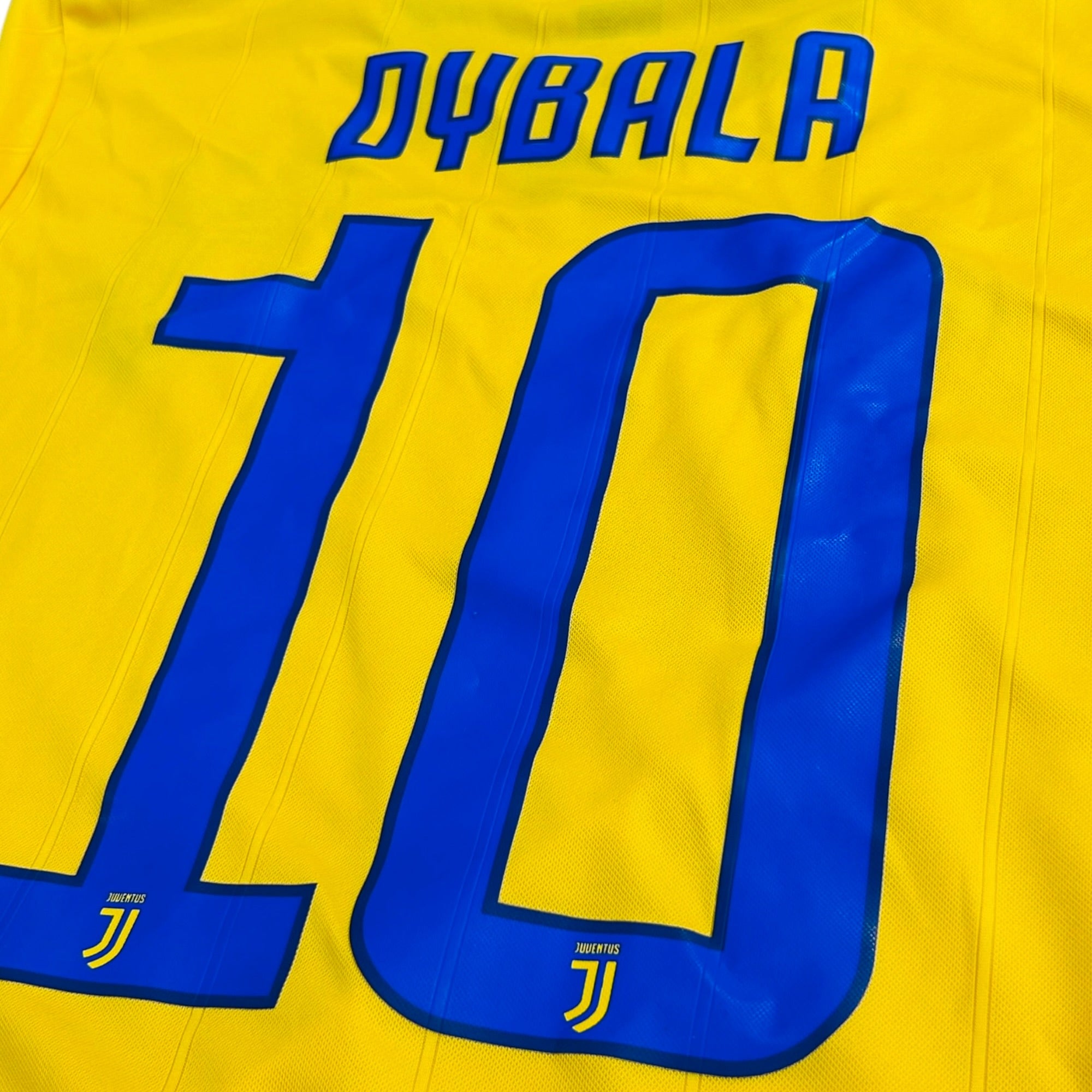 Juventus FC 2017/18 Away - Dybala 10 (Medium)