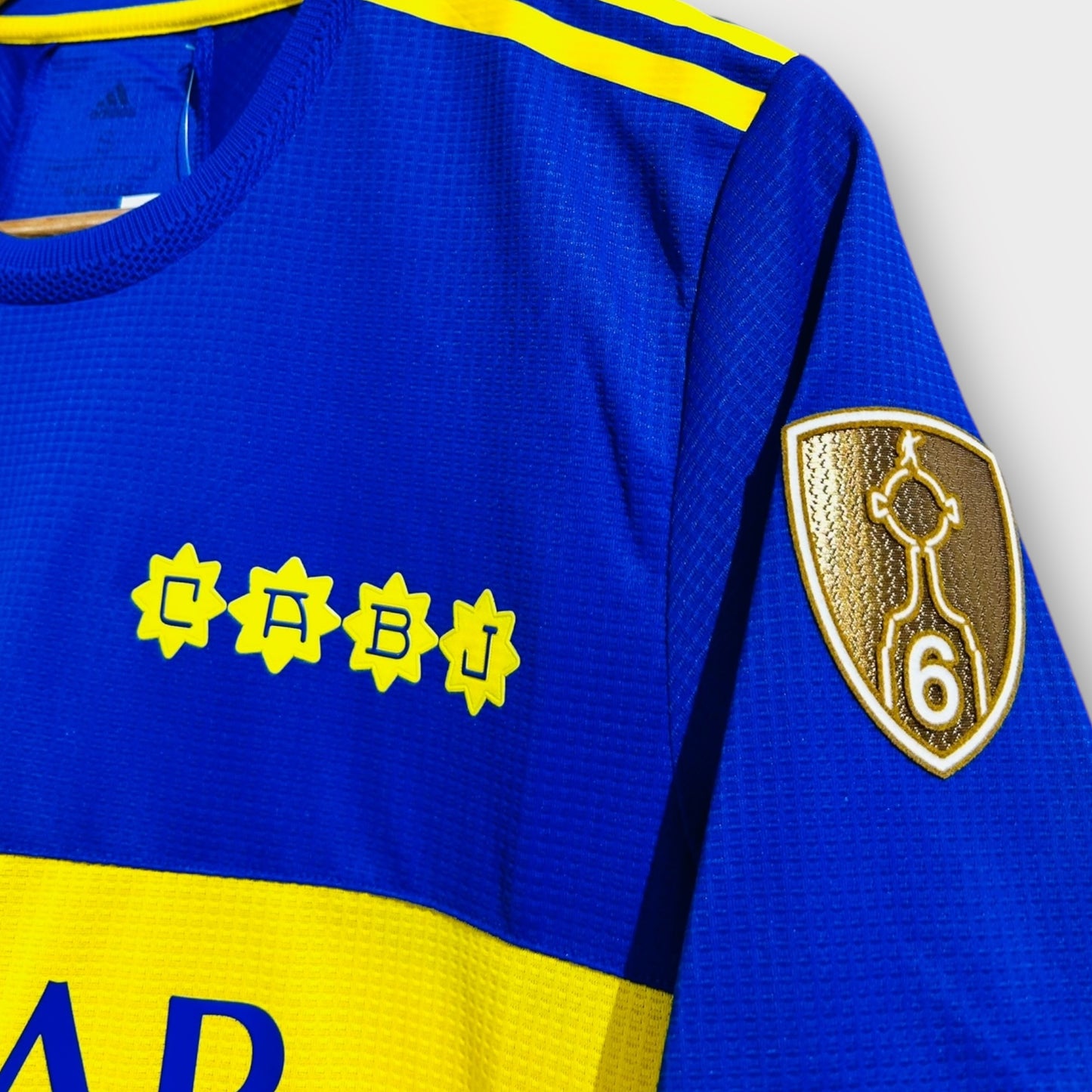 Boca Juniors 2022 Heat RDY Home Shirt - Varela 33 (Small)