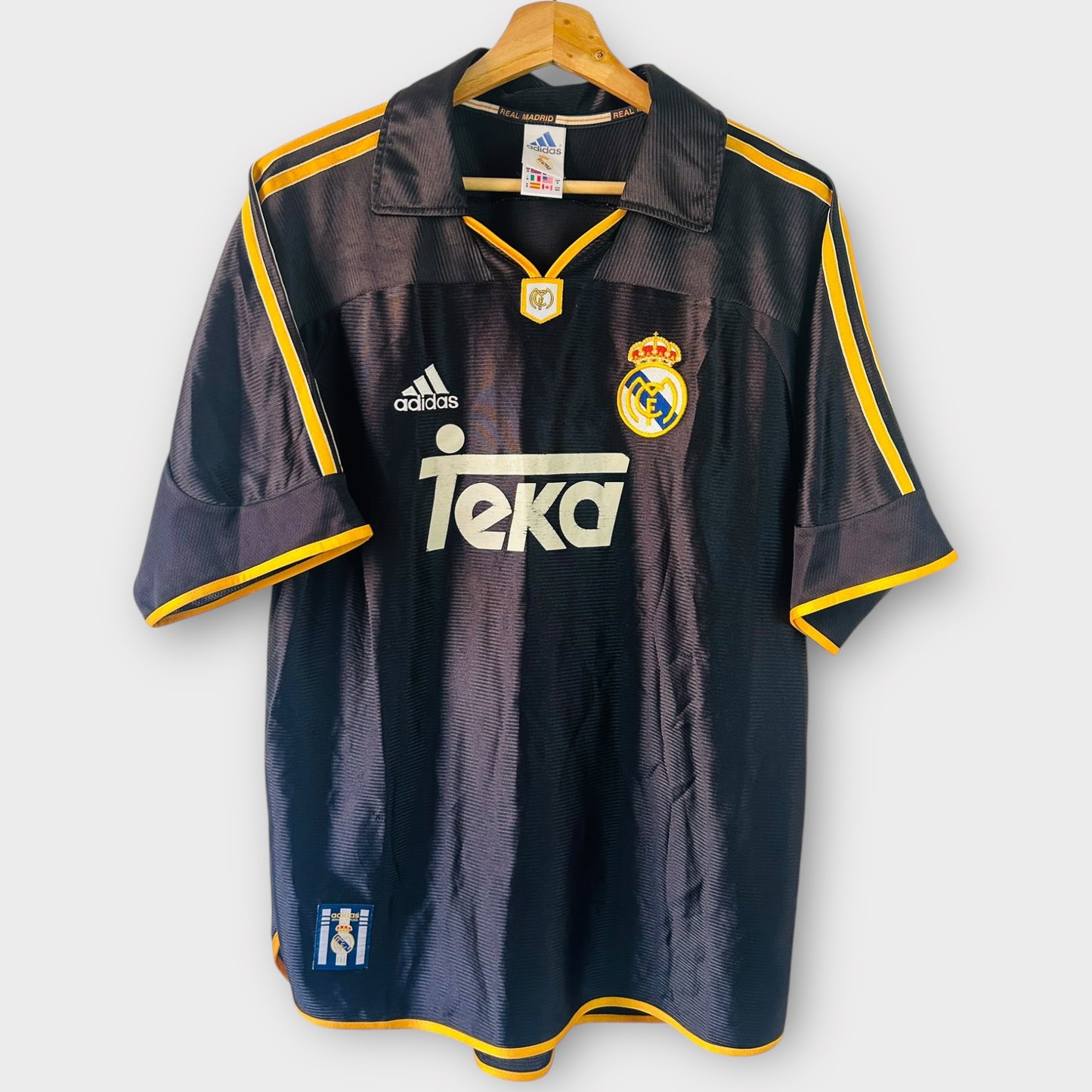 Real Madrid 1999/01 Away - R. Carlos 3 (Medium)