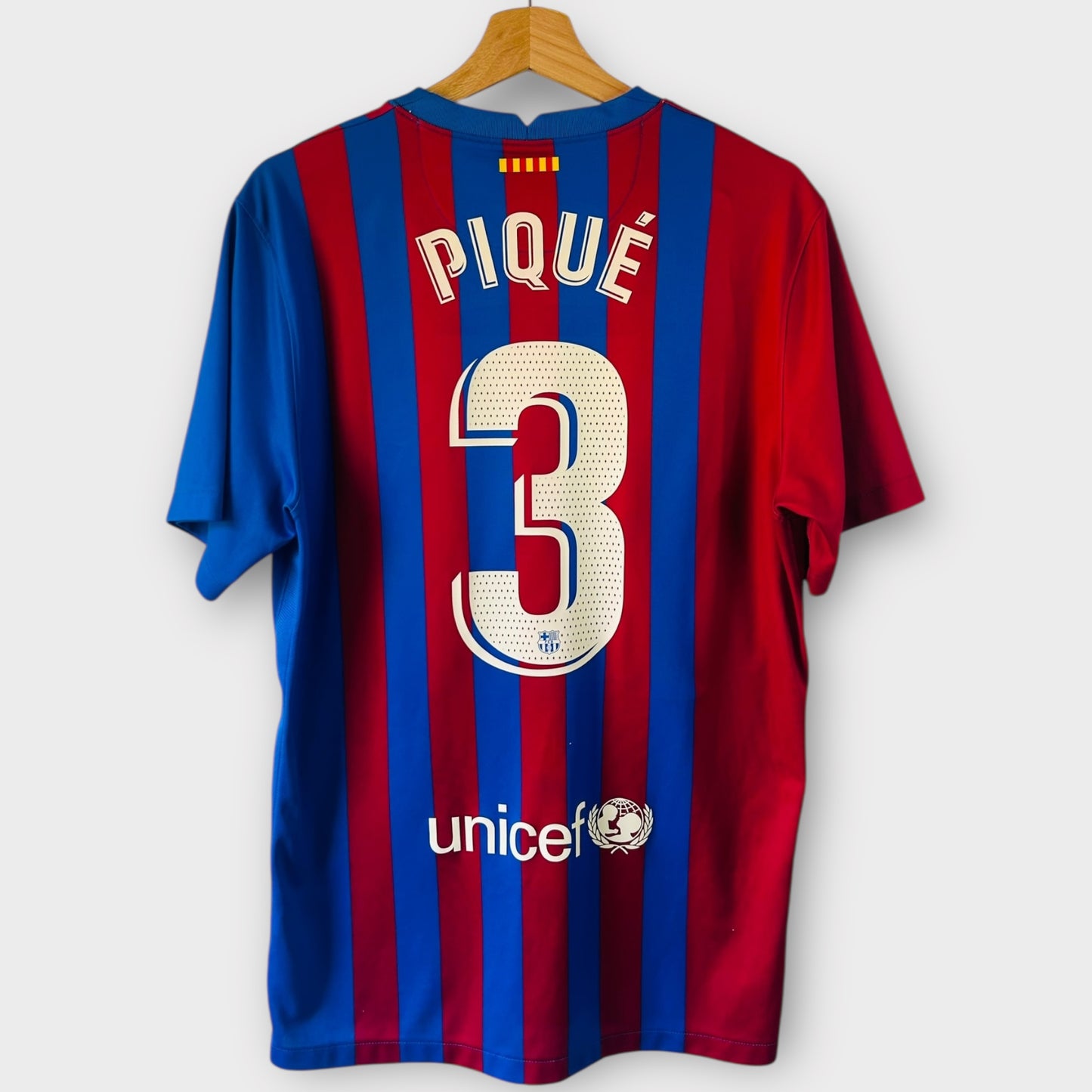 FC Barcelona 2021/22 Home - Piqué 3 (Large)