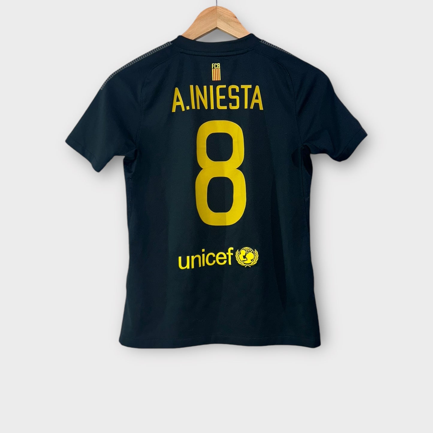 FC Barcelona 2011/12 Away - Iniesta 8 (kids)