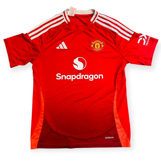 Manchester United 2024/25 Home (13-14 Years) - KITLAUNCH