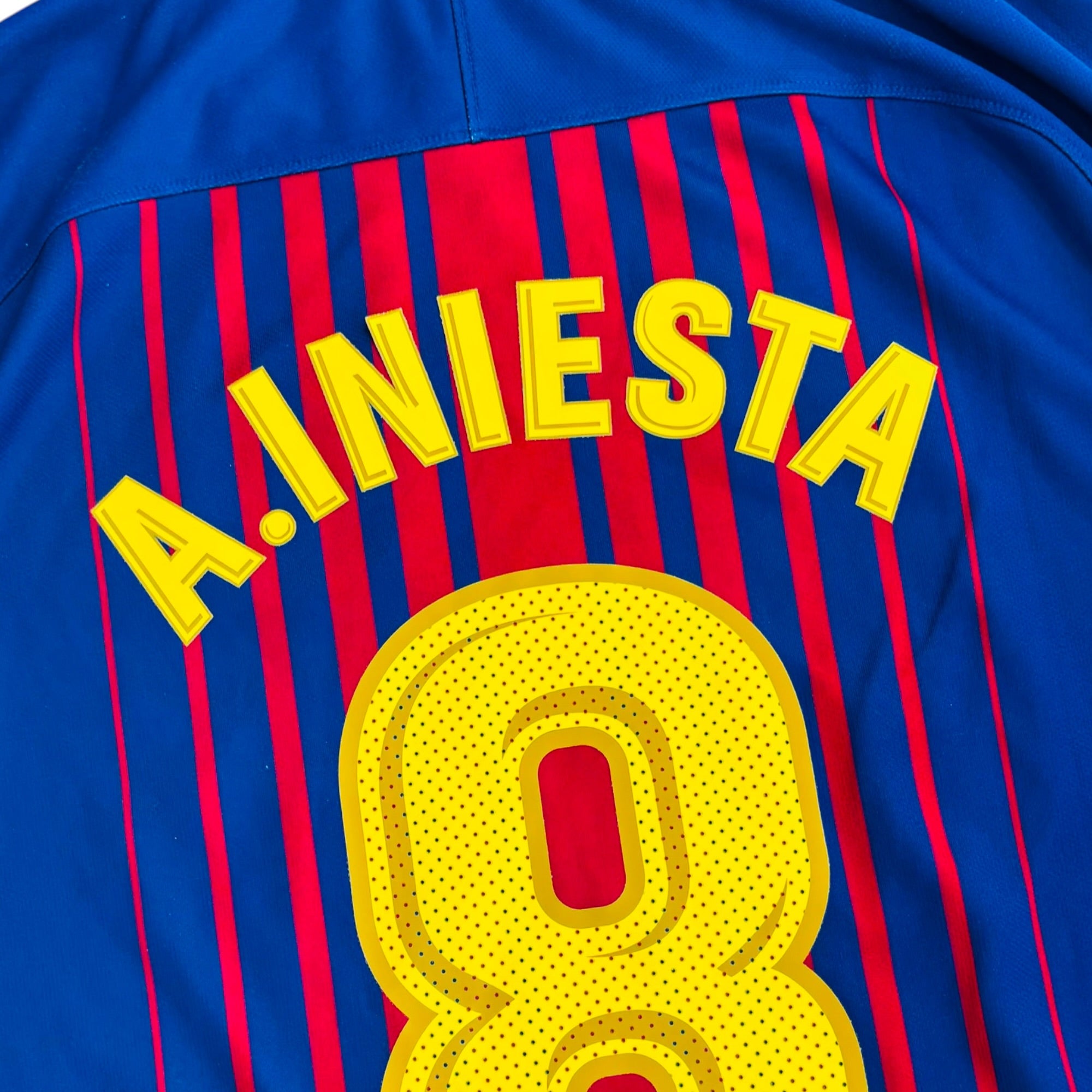 FC Barcelona 2017/18 Home - A. Iniesta 8 (Medium)