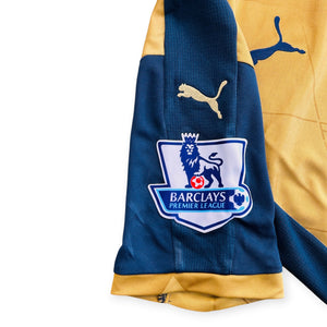 Arsenal 2015/16 Away - Ozil 11 *New* (Small)