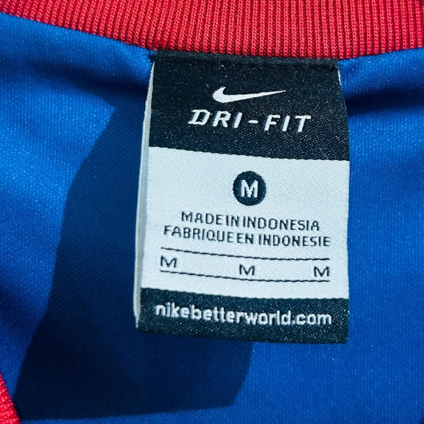 FC Barcelona 2011/12 Home - Iniesta 8 (Medium)