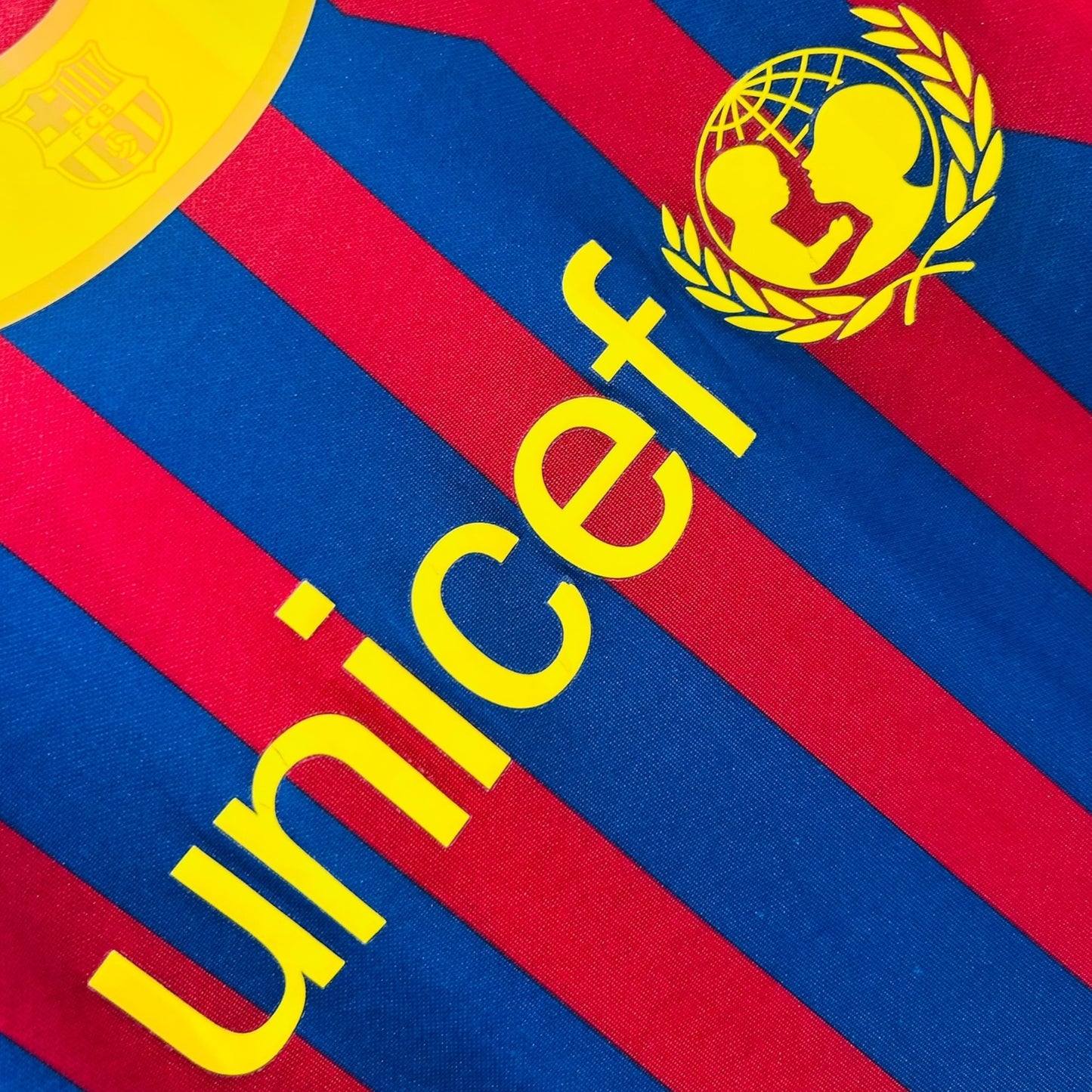 FC Barcelona 2011/12 Home - Iniesta 8 (Medium)