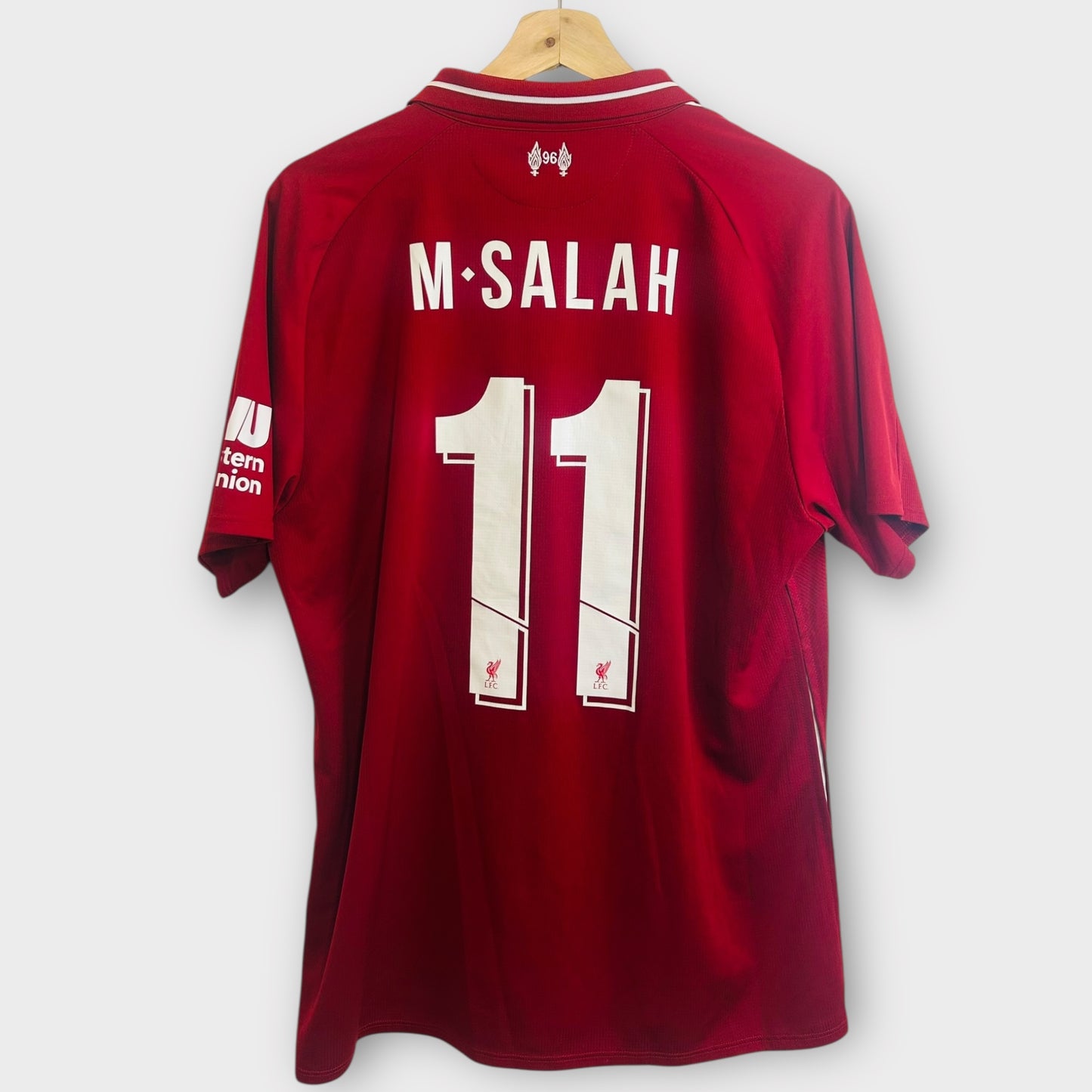 Liverpool FC 2018/19 Home - Salah 11 (Large)