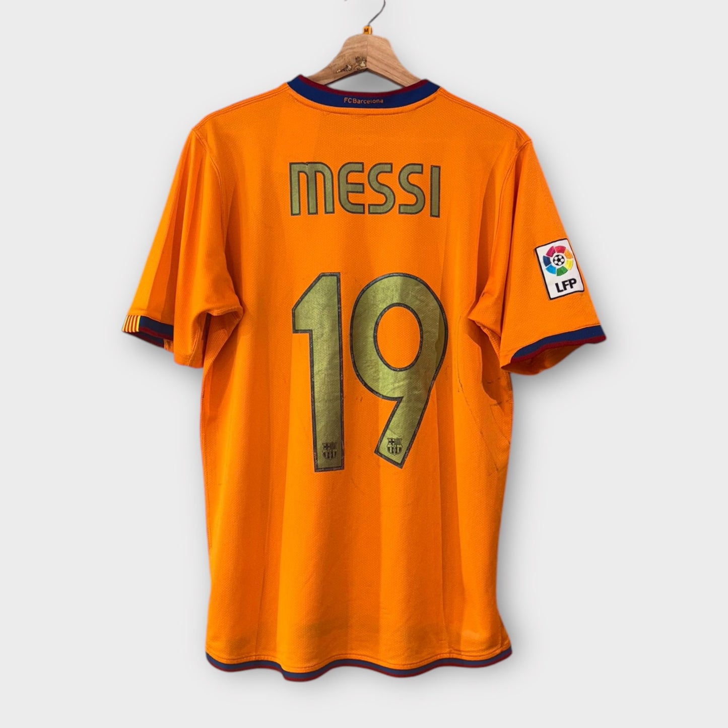 FC Barcelona 2006/07 Away - Messi 19 (Medium)