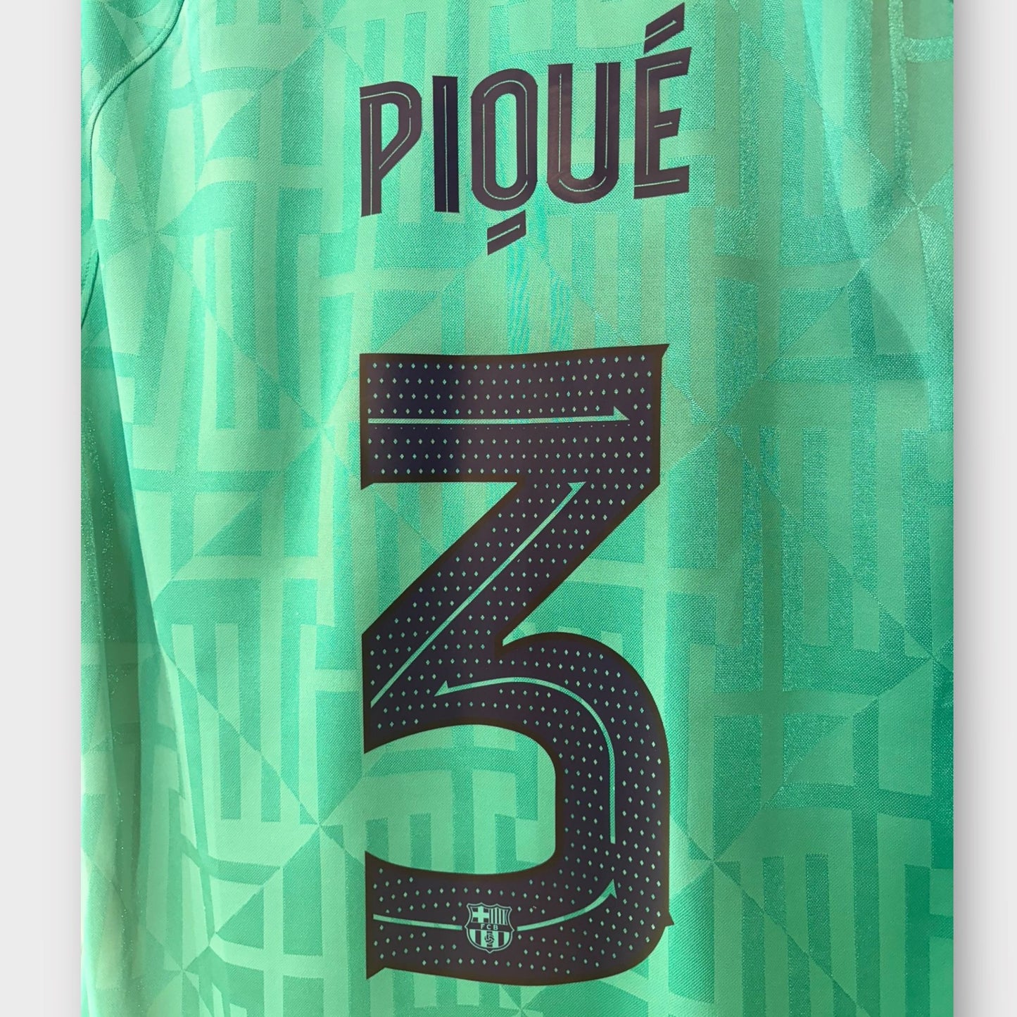 FC Barcelona 2019/20 Third - Piqué 3 (Medium)