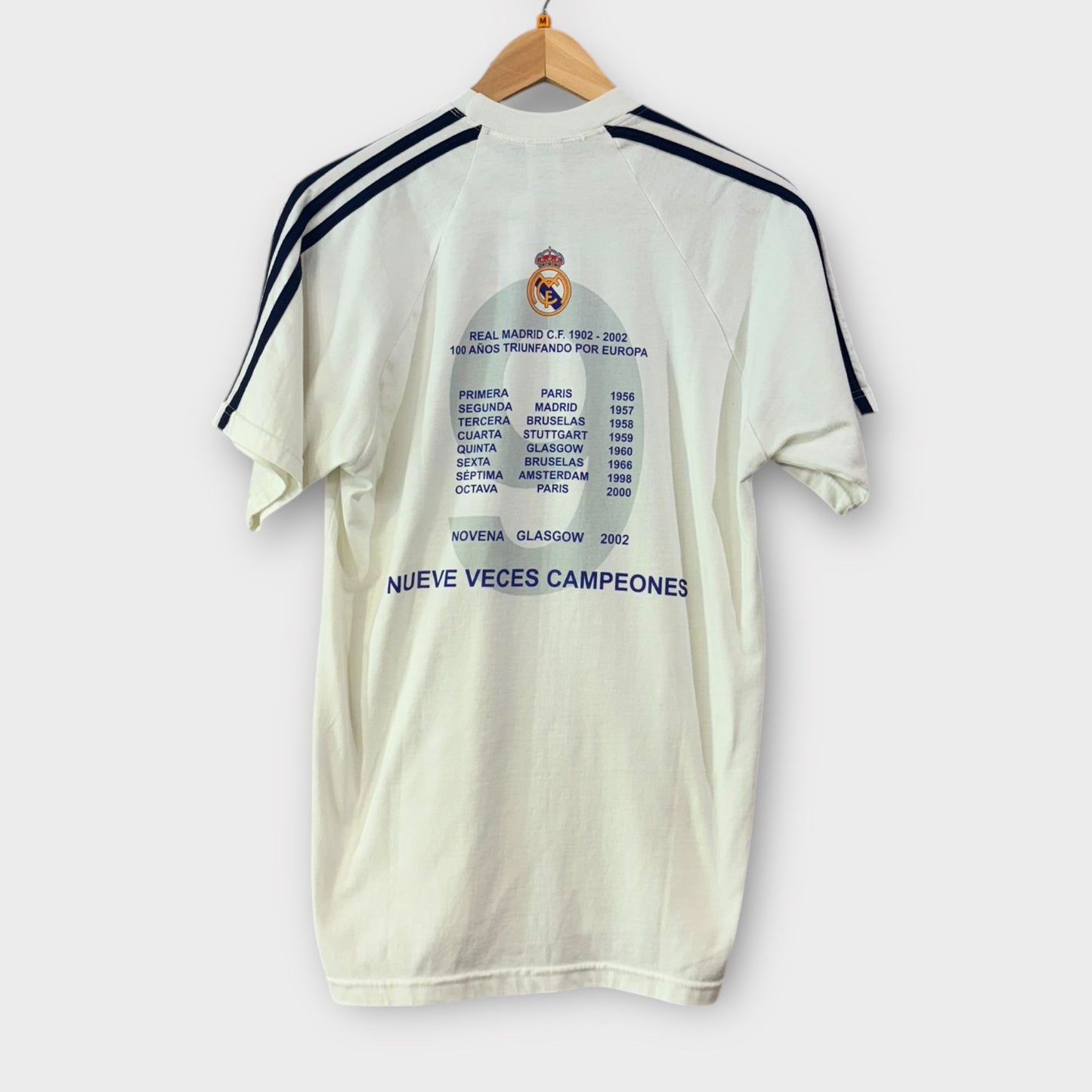 Real Madrid 2002 '9 Veces Campeones' T-shirt (Medium)