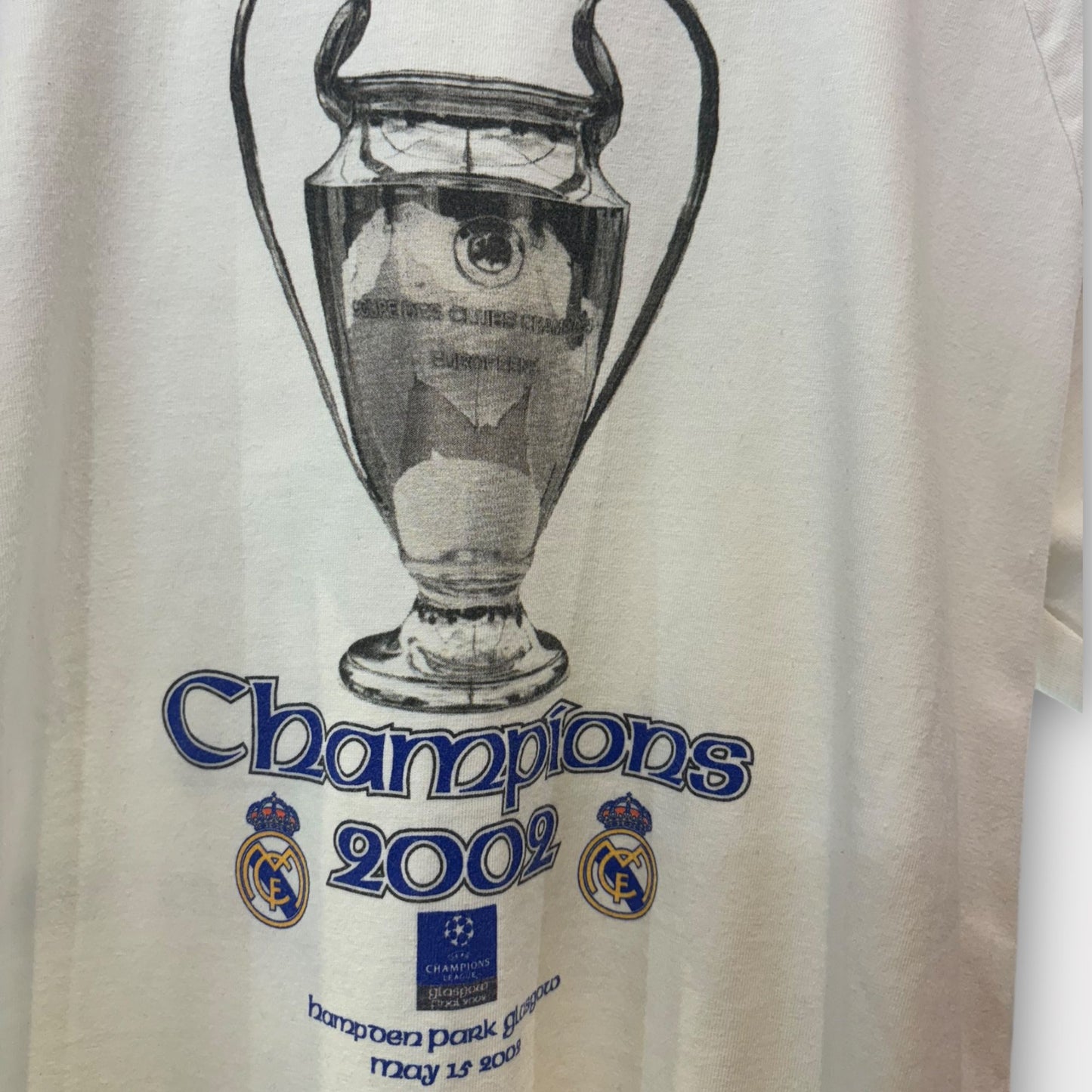 Real Madrid 2002 '9 Veces Campeones' T-shirt (Medium)