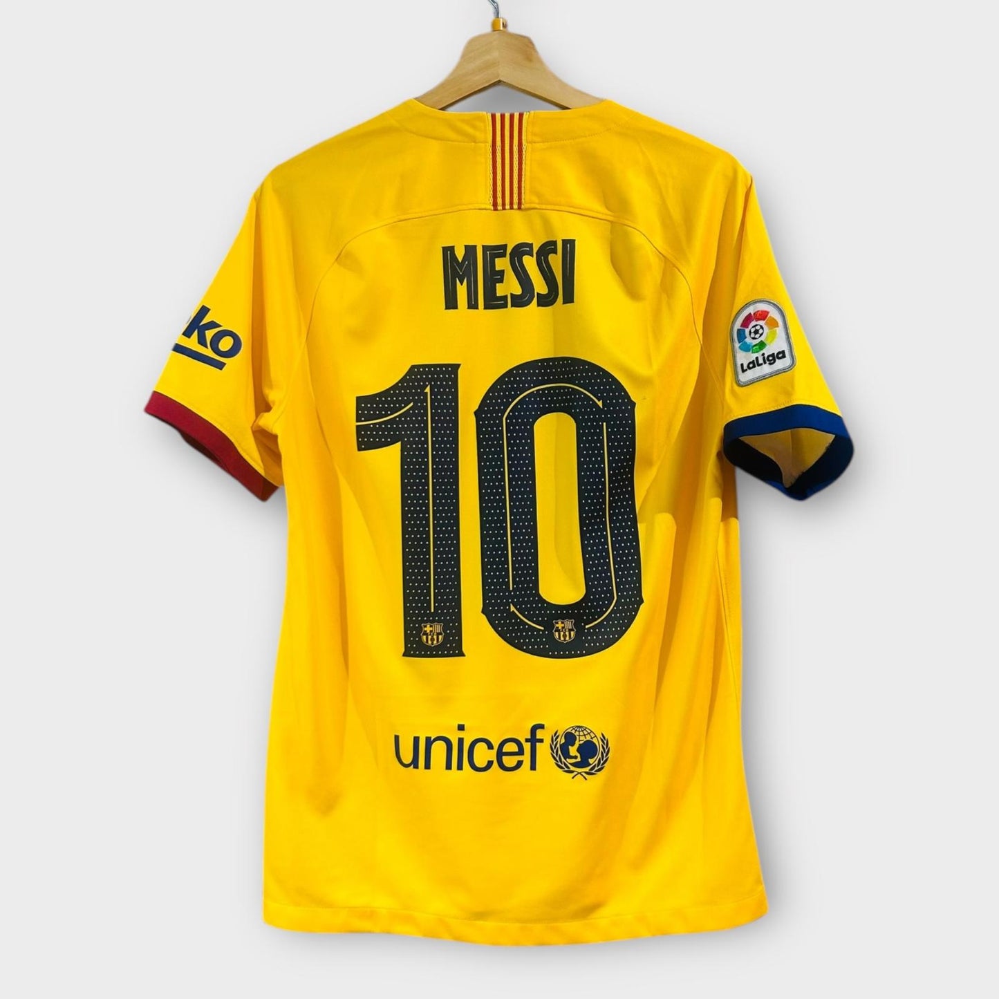 FC Barcelona 2019/20 Away - Messi 10 (Medium)