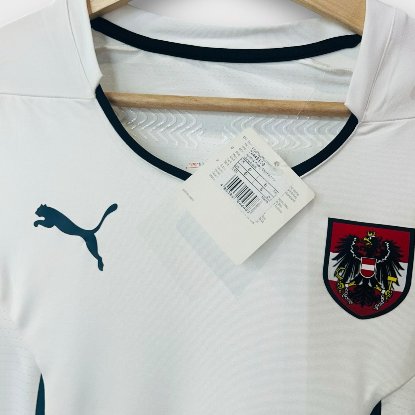 Austria 2014/15 Away Player Version (Small)