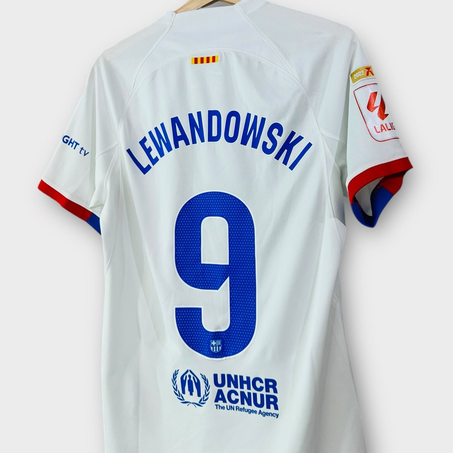 FC Barcelona 2023/24 Away - Lewandowski 9 (Small)