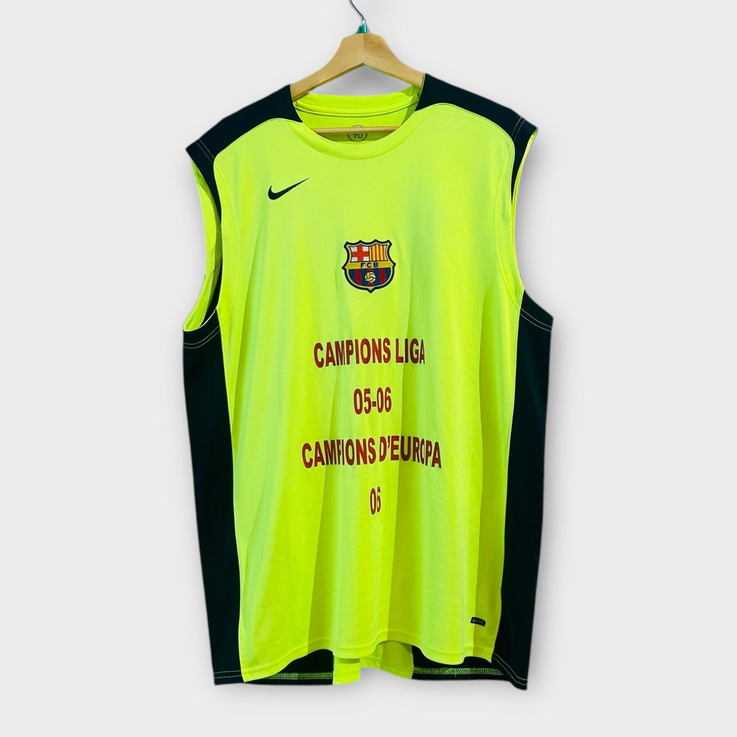 FC Barcelona 2005/06 Champions Vest (XL)