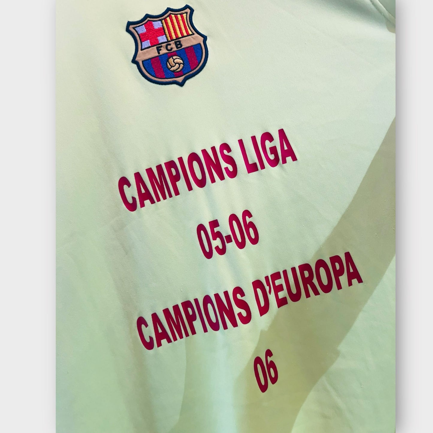 FC Barcelona 2005/06 Champions Vest (XL)