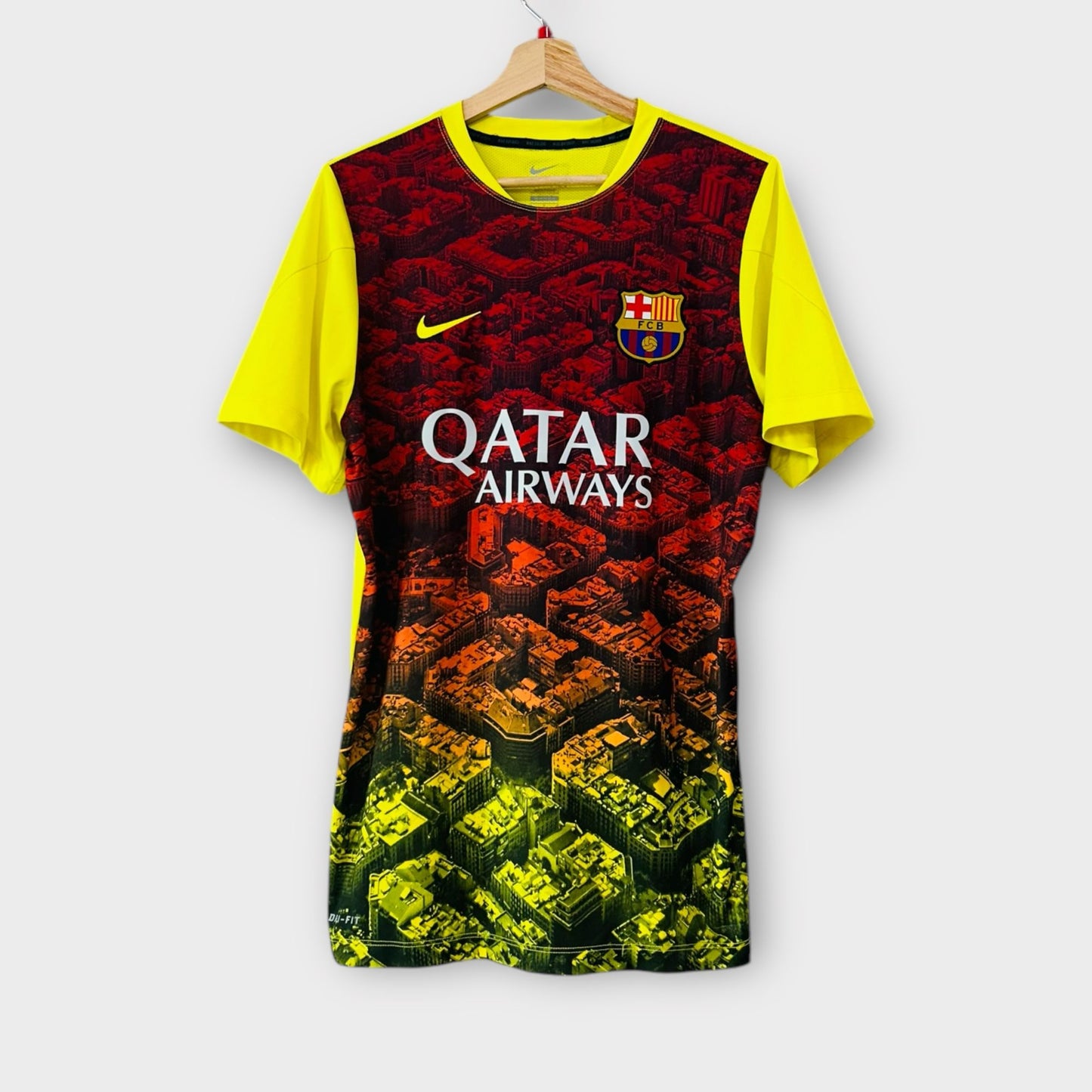 FC Barcelona 2013/14 'Skyline yellow/red' (Small)