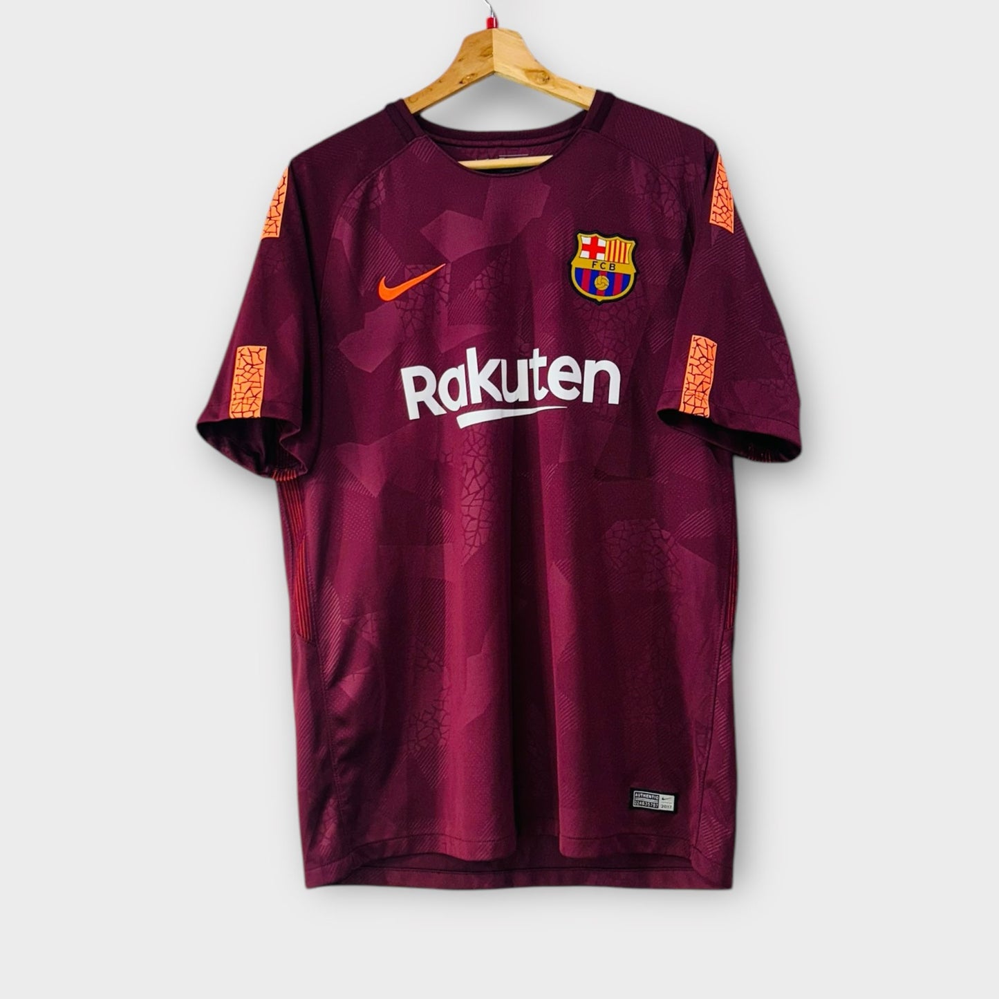 FC Barcelona 2017/18 3rd - Iniesta 8 (Large)